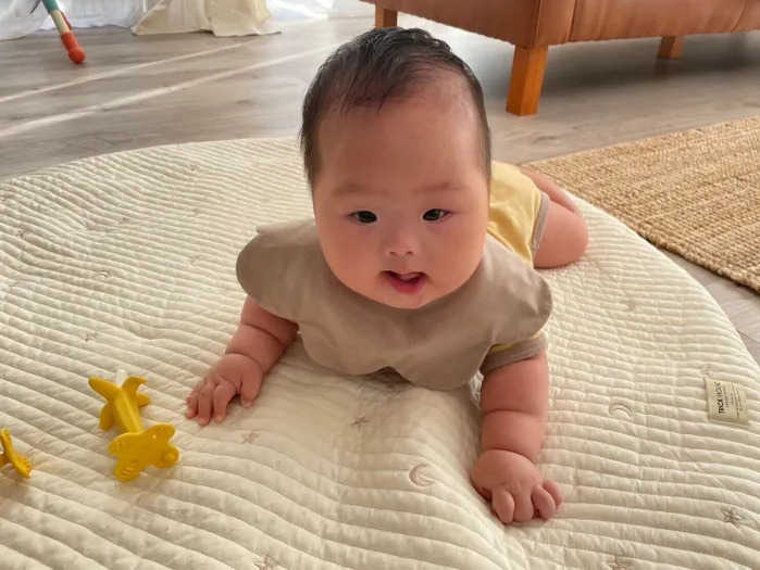 産後にわかった長男のダウン症。生後6カ月ごろには強いてんかん発作が続き「かわいい笑顔はもう見られないの!?」と絶望した日々